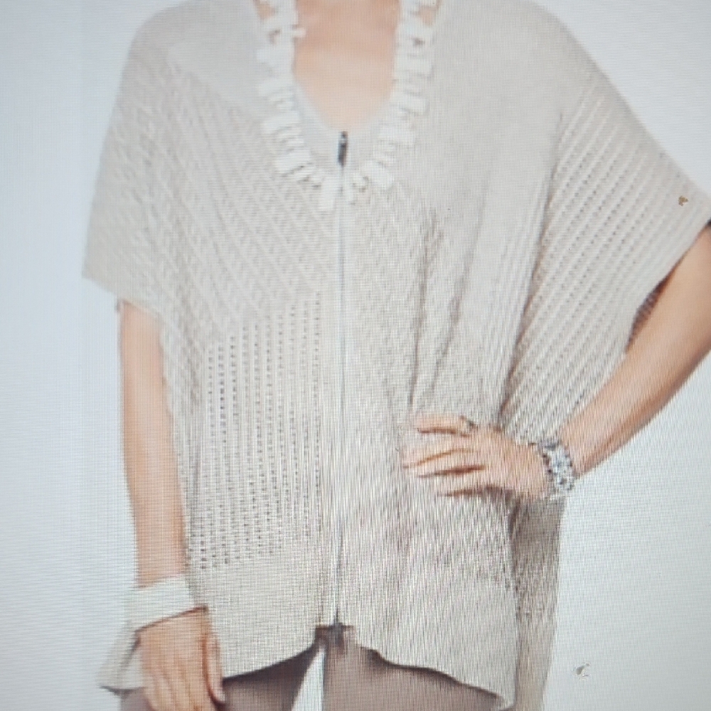 Marla Wynne  Knit Poncho with Zipper